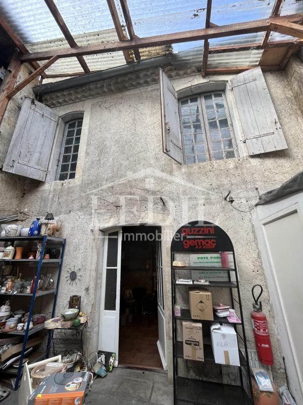 Maison - 380 m² - 4 pièces