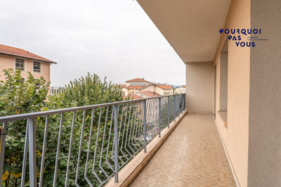 Appartement - 93 m² - 4 pièces