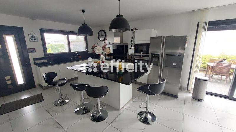 Maison - 176 m² - 7 pièces