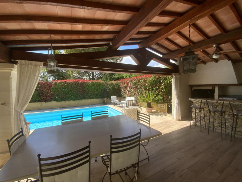 Maison - 210 m² - 6 pièces