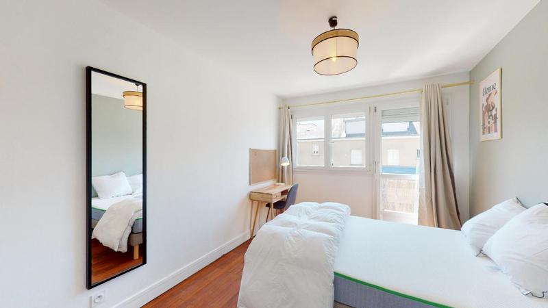 Appartement - 93 m² - 5 pièces