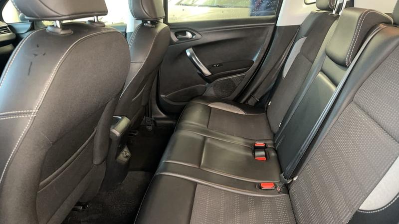 Peugeot 2008 I 1.2 PureTech 110 Allure