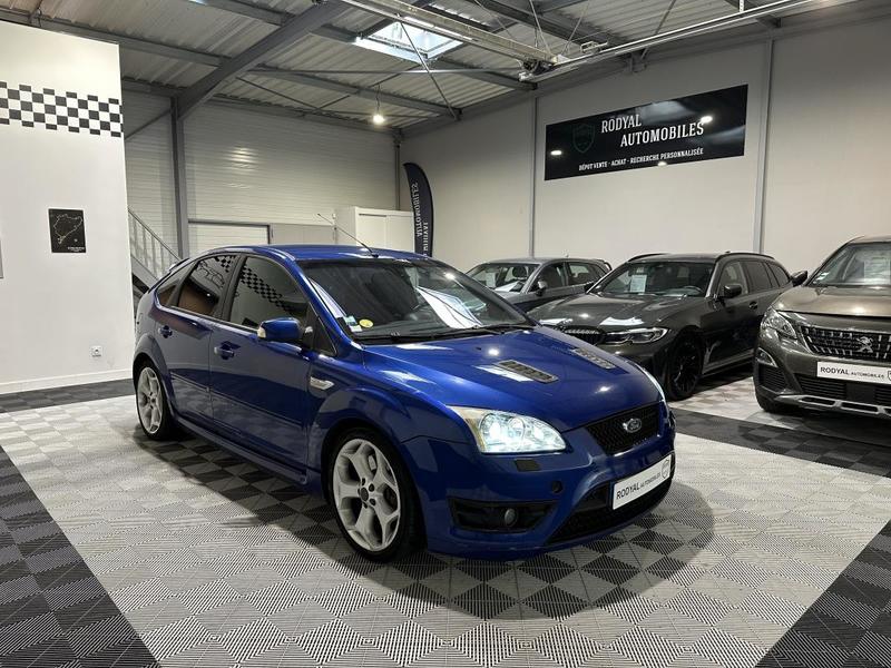 Ford Focus II Hatchback St 2.5 I 225cv