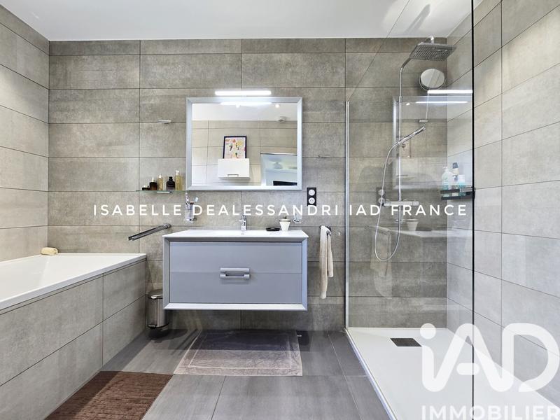 Maison - 162 m² - 5 pièces