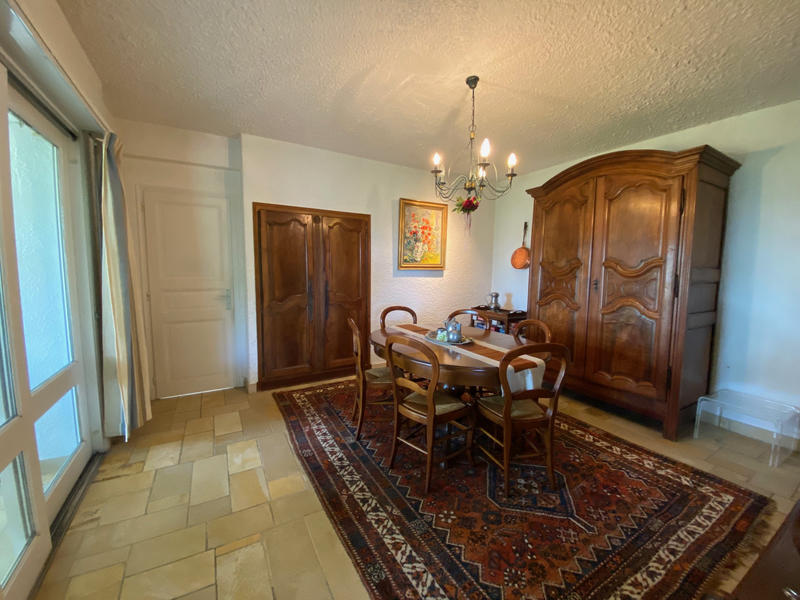 Maison - 216 m² - 7 pièces