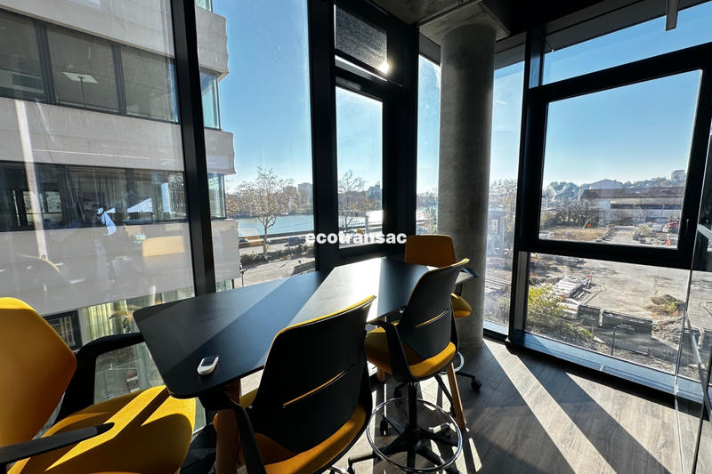 Local commercial - 320 m² - 10 pièces