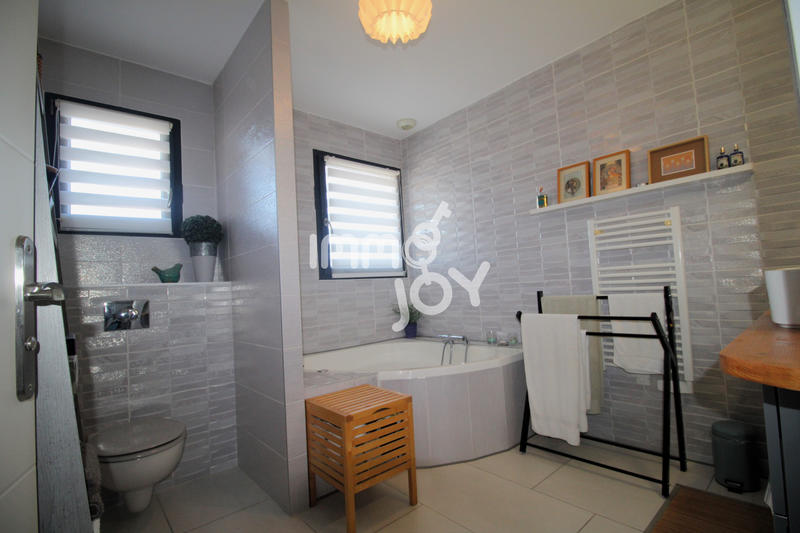 Maison - 128 m² - 5 pièces