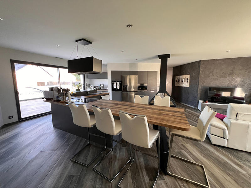 Maison - 167 m² - 6 pièces