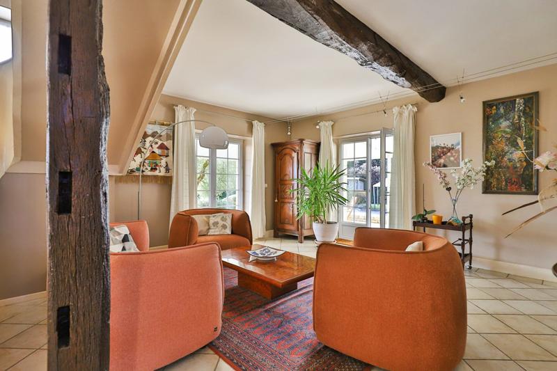 Maison - 250 m² - 9 pièces