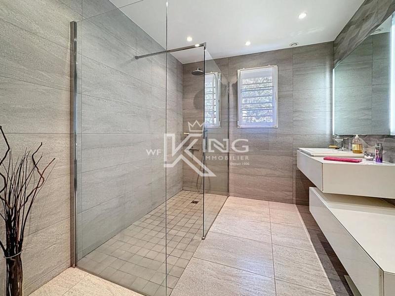 Villa - 200 m² - 6 pièces