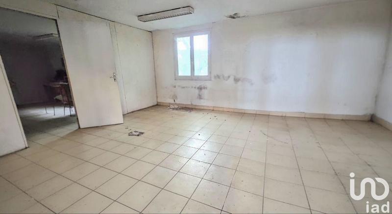 Local commercial - 1 765 m²