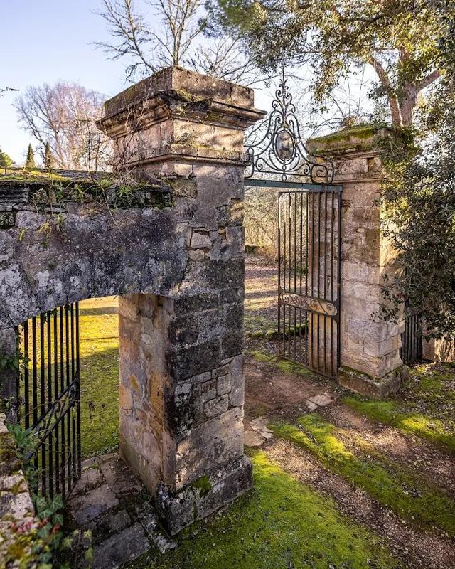 Château - 550 m² - 15 pièces