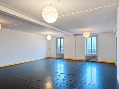 Maison - 214 m² - 7 pièces