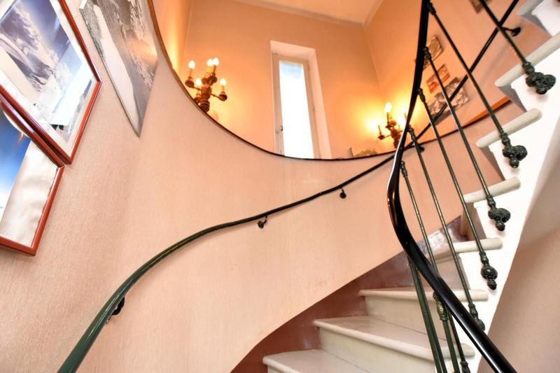 Maison de maîtres - 320 m² - 10 pièces