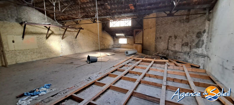 Loft - 220 m² - 2 pièces