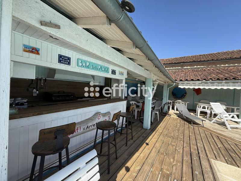 Maison - 325 m² - 13 pièces