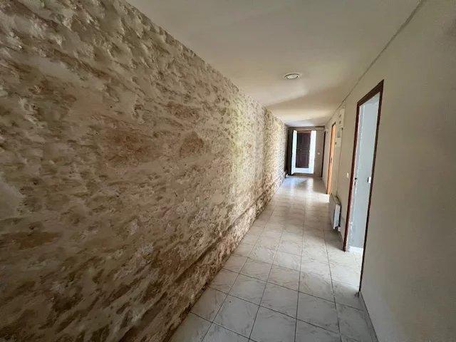 Propriété - 254 m² - 10 pièces