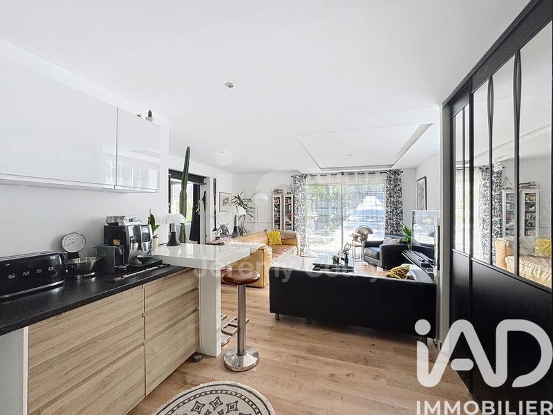 Maison - 187 m² - 11 pièces