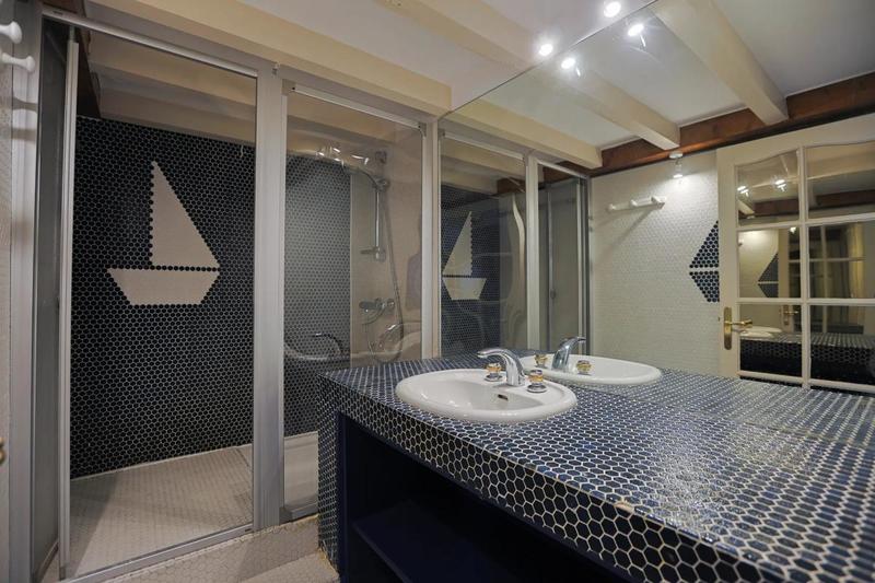 Villa - 375 m² - 7 pièces