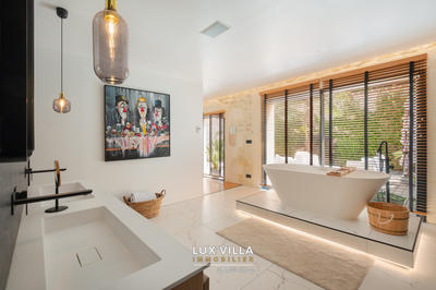 Mas - 210 m² - 5 pièces