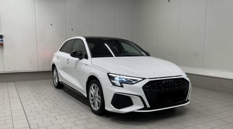 Audi A3 sportback 45 TFSIe s-Line 204 Hybride Rechargeable / Toit Ouvrant Coffre Elec Regulateur de Distance Apple Carplay Android Auto