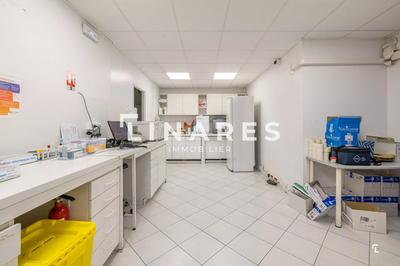 Bureau - 214 m² - 6 pièces