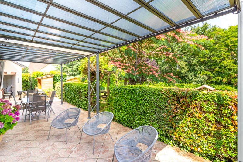 Maison - 235 m² - 7 pièces