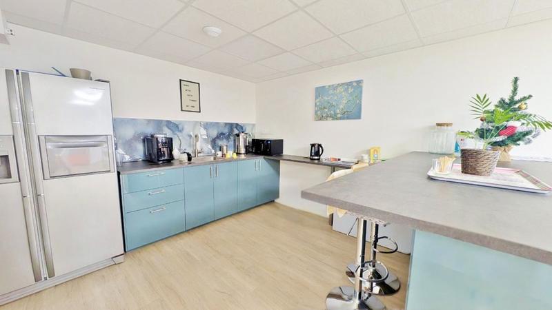 Bureau - 240 m² - 7 pièces