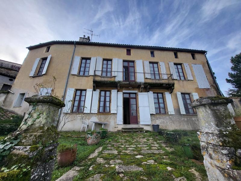 Maison - 450 m² - 12 pièces