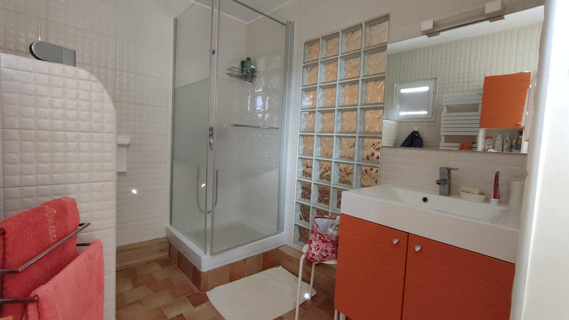 Maison - 242 m² - 7 pièces