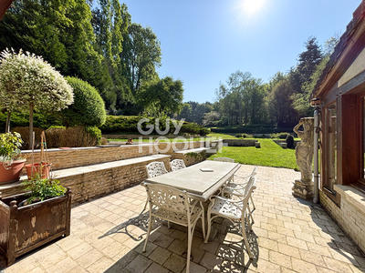 Maison - 460 m² - 16 pièces