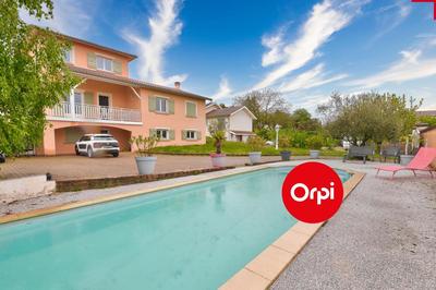 Maison - 257 m² - 6 pièces