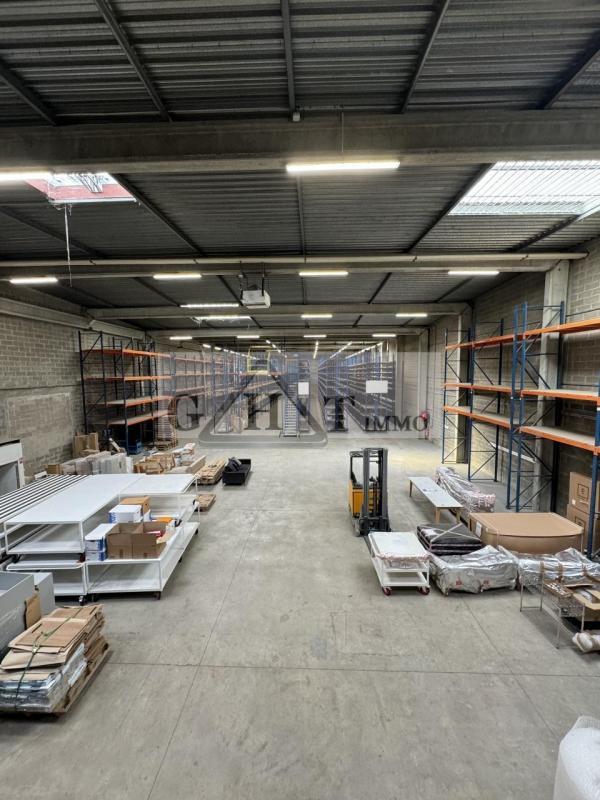 Entrepôt - 1 504 m²