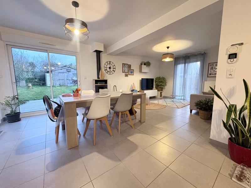 Maison - 140 m² - 5 pièces