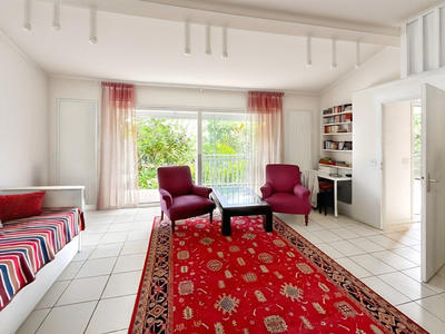 Maison - 212 m² - 7 pièces