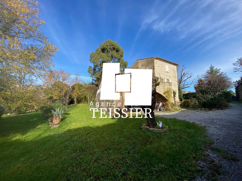 Maison - 181 m² - 6 pièces