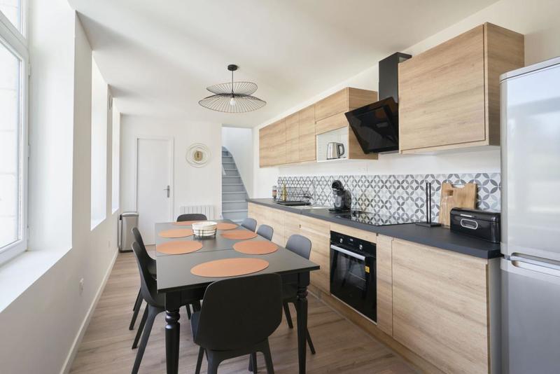 Appartement - 140 m² - 8 pièces