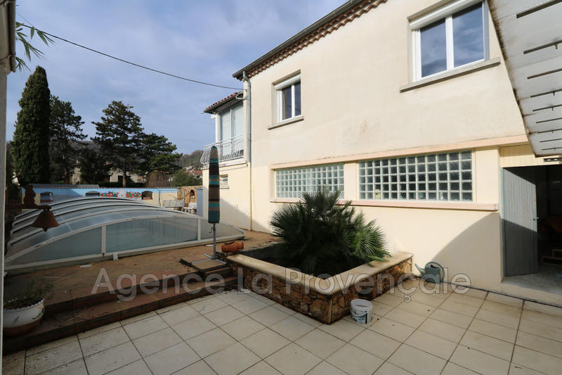 Villa - 273 m² - 6 pièces