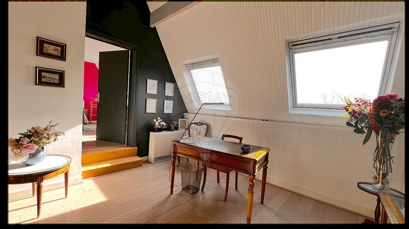 Propriété - 373 m² - 10 pièces