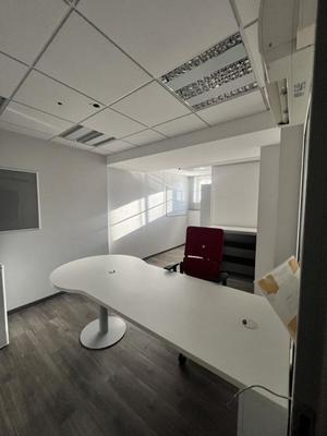 Bureau - 130 m² - 5 pièces