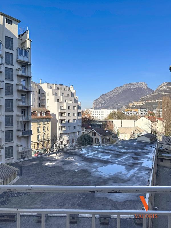 Appartement - 235 m² - 7 pièces