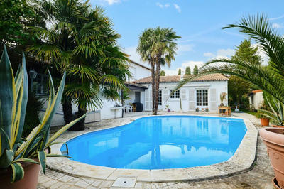 Villa - 216 m² - 6 pièces