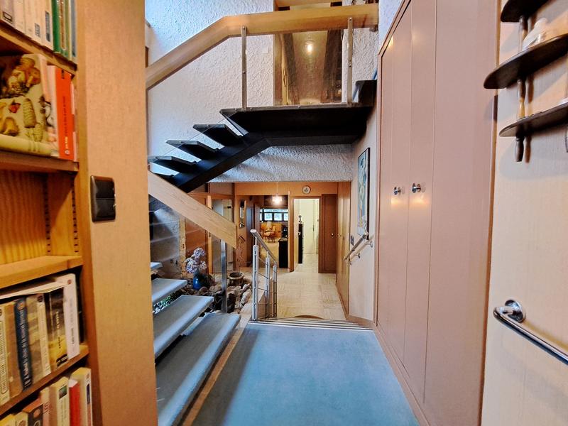 Maison - 248 m² - 9 pièces