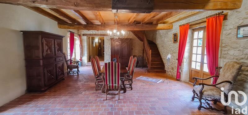 Maison - 290 m² - 6 pièces