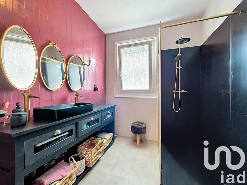 Maison - 240 m² - 10 pièces