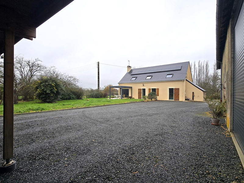 Maison - 170 m² - 8 pièces