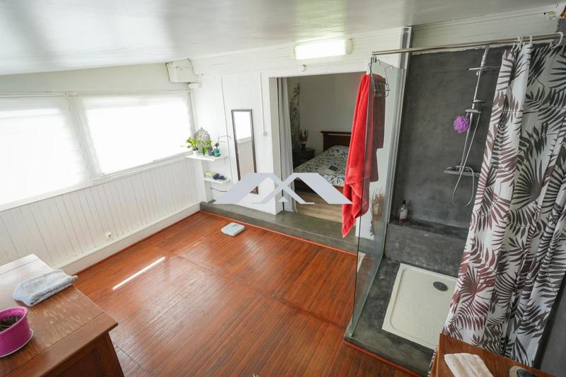 Villa - 196 m² - 8 pièces