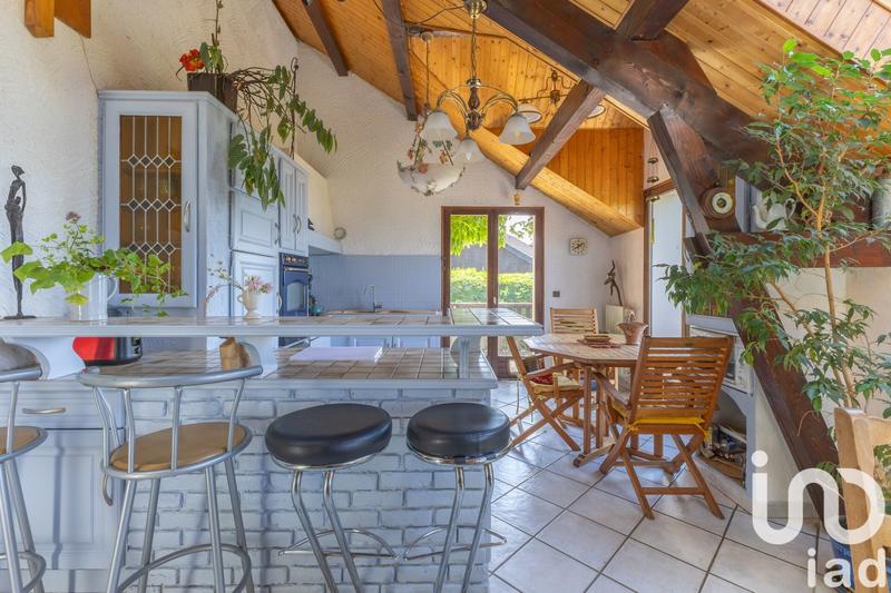 Maison - 222 m² - 8 pièces