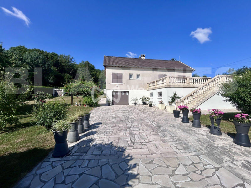 Maison - 160 m² - 7 pièces