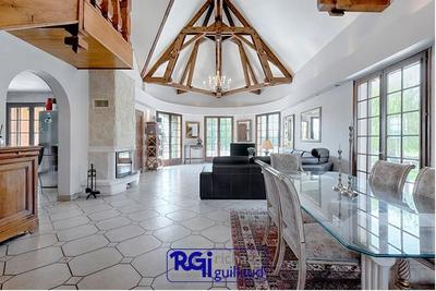 Maison - 138 m² - 5 pièces